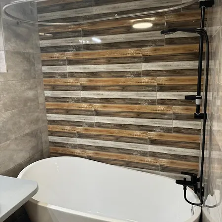 Novozrekonstruovany 79m2 Mezonetovy V Centre Mesta Apartman Eperjes