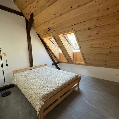 Apartman Novozrekonstruovany 79m2 Mezonetovy V Centre Mesta *
