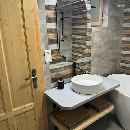 Apartman Novozrekonstruovany 79m2 Mezonetovy V Centre Mesta *