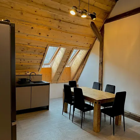 Apartman Novozrekonstruovany 79m2 Mezonetovy V Centre Mesta