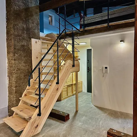 Novozrekonstruovany 79m2 Mezonetovy V Centre Mesta Apartman *
