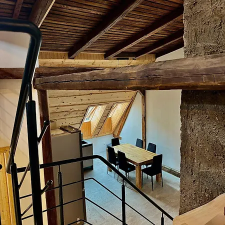 Apartman Novozrekonstruovany 79m2 Mezonetovy V Centre Mesta