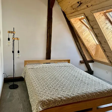 Novozrekonstruovany 79m2 Mezonetovy V Centre Mesta Eperjes