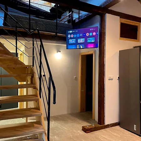 Apartman Novozrekonstruovany 79m2 Mezonetovy V Centre Mesta Eperjes